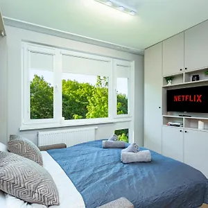 https://central-park-view-batorego-18.warsawhotelspoland.com